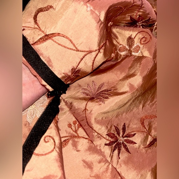 •SHRINE OF HOLLYWOOD BRAND DRESS ~VINTAGE STYLE PLEATED WITH FLORAL EMBROIDERY! - Picture 12 of 15